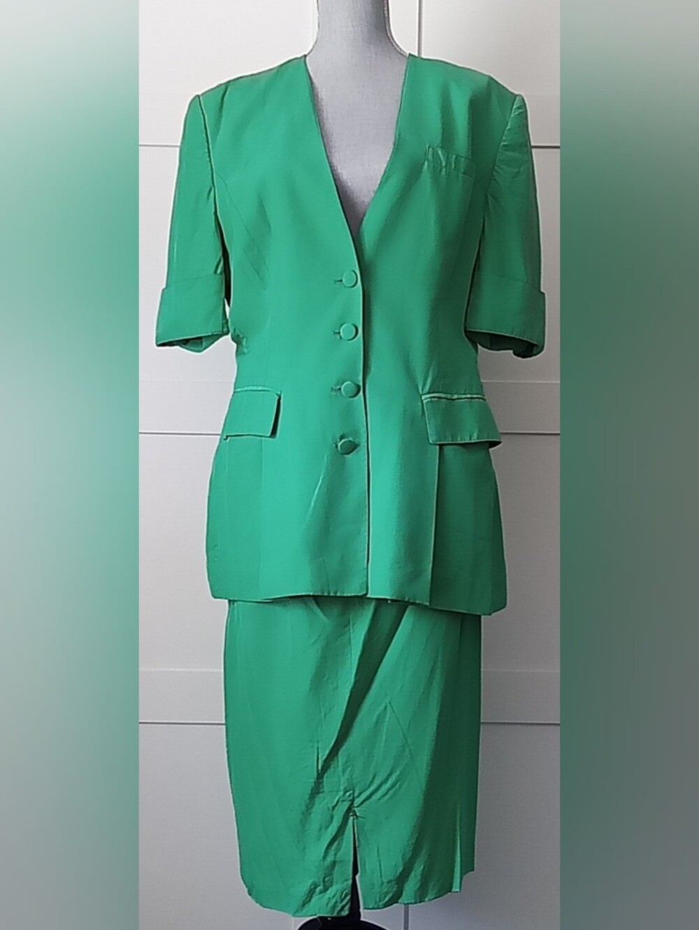 Louis Feraud Vibrant Green Women's Two-Piece Skirt Suit